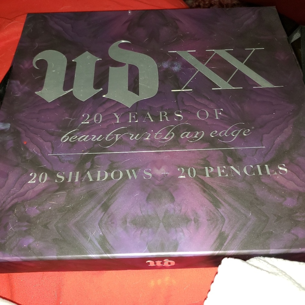 Urban Decay XX 20 years of Beauty with an edge box